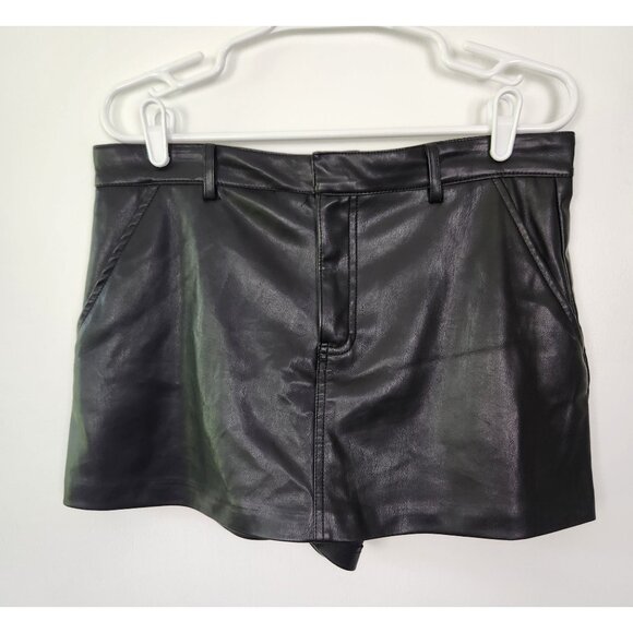 Forever 21 Black Leather Look Mini Skort, Large, Pockets, Goth, Whimsygoth, Club - Picture 1 of 8